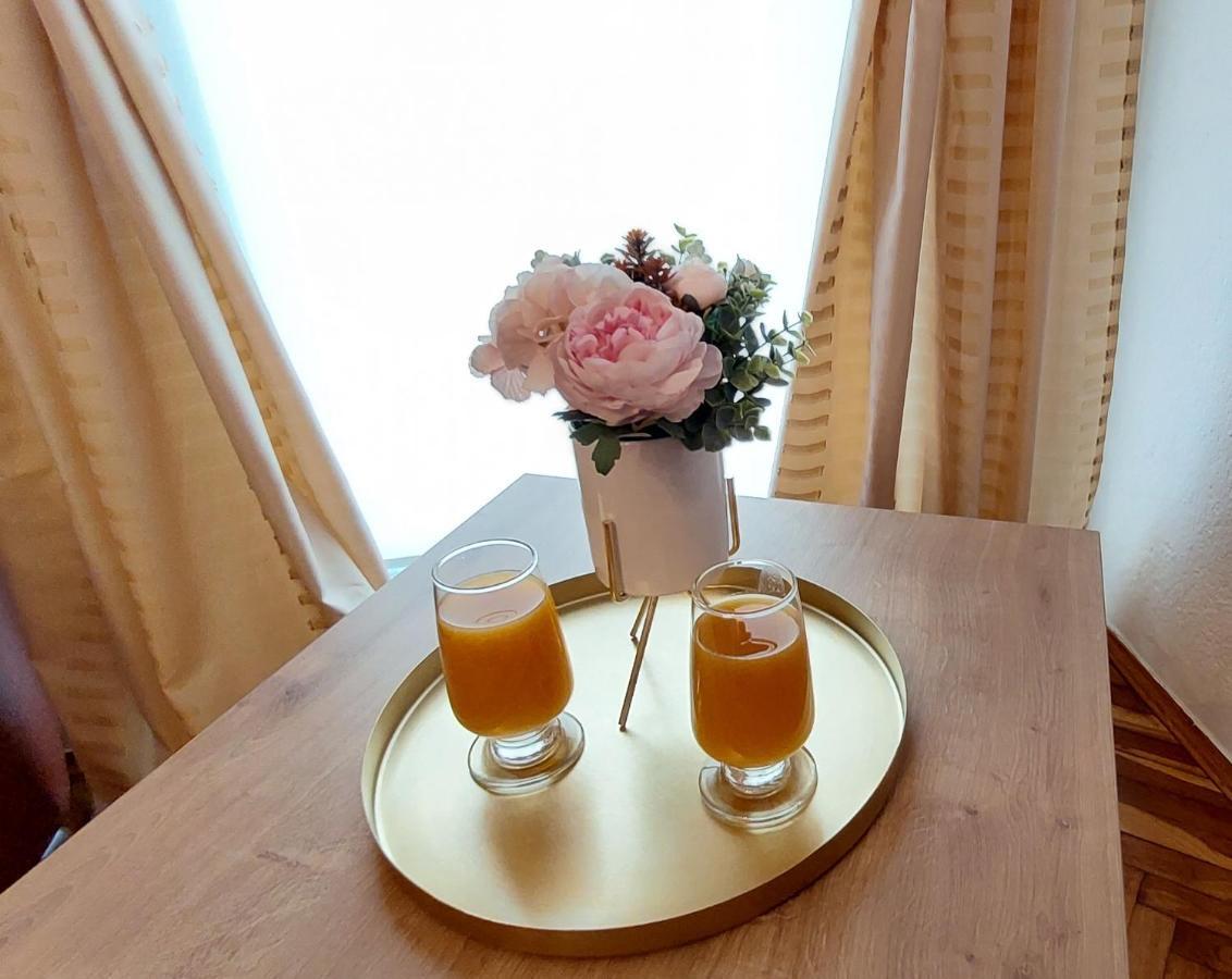 Mb Deluxe Apartment Високо Екстериор снимка