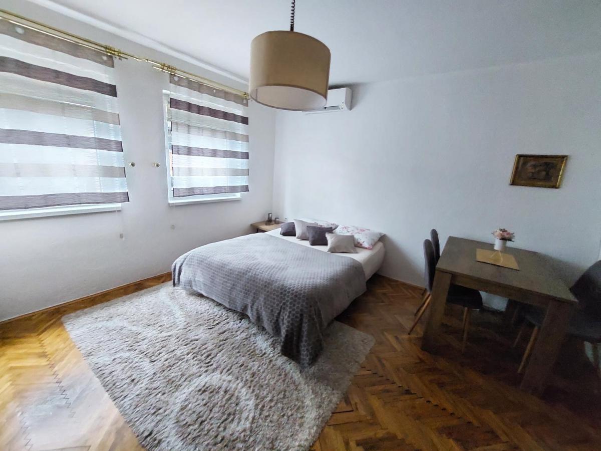 Mb Deluxe Apartment Високо Екстериор снимка